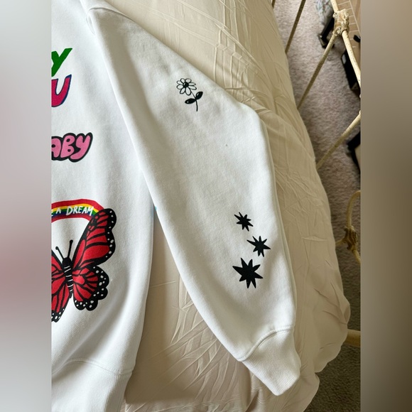 Mayfair Group Somebody Loves You Sweatshirt - Picture 3 of 8